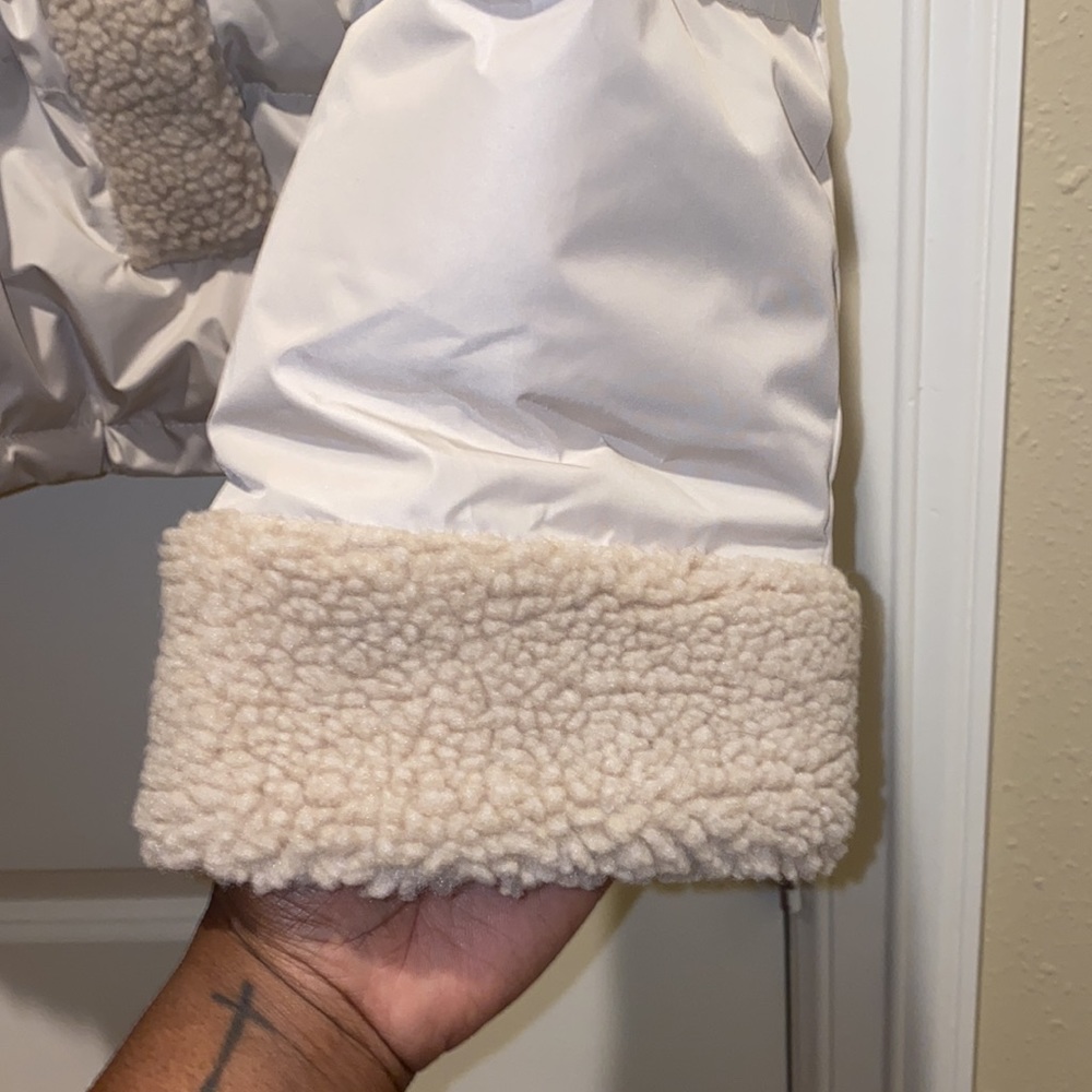 ASOS DESIGN Curve sherpa paneled puffer jacket - Picture 8 of 9